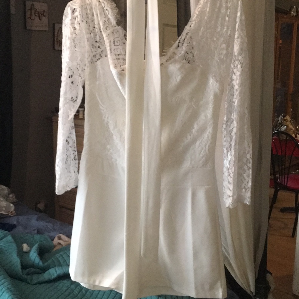 White lace jumper